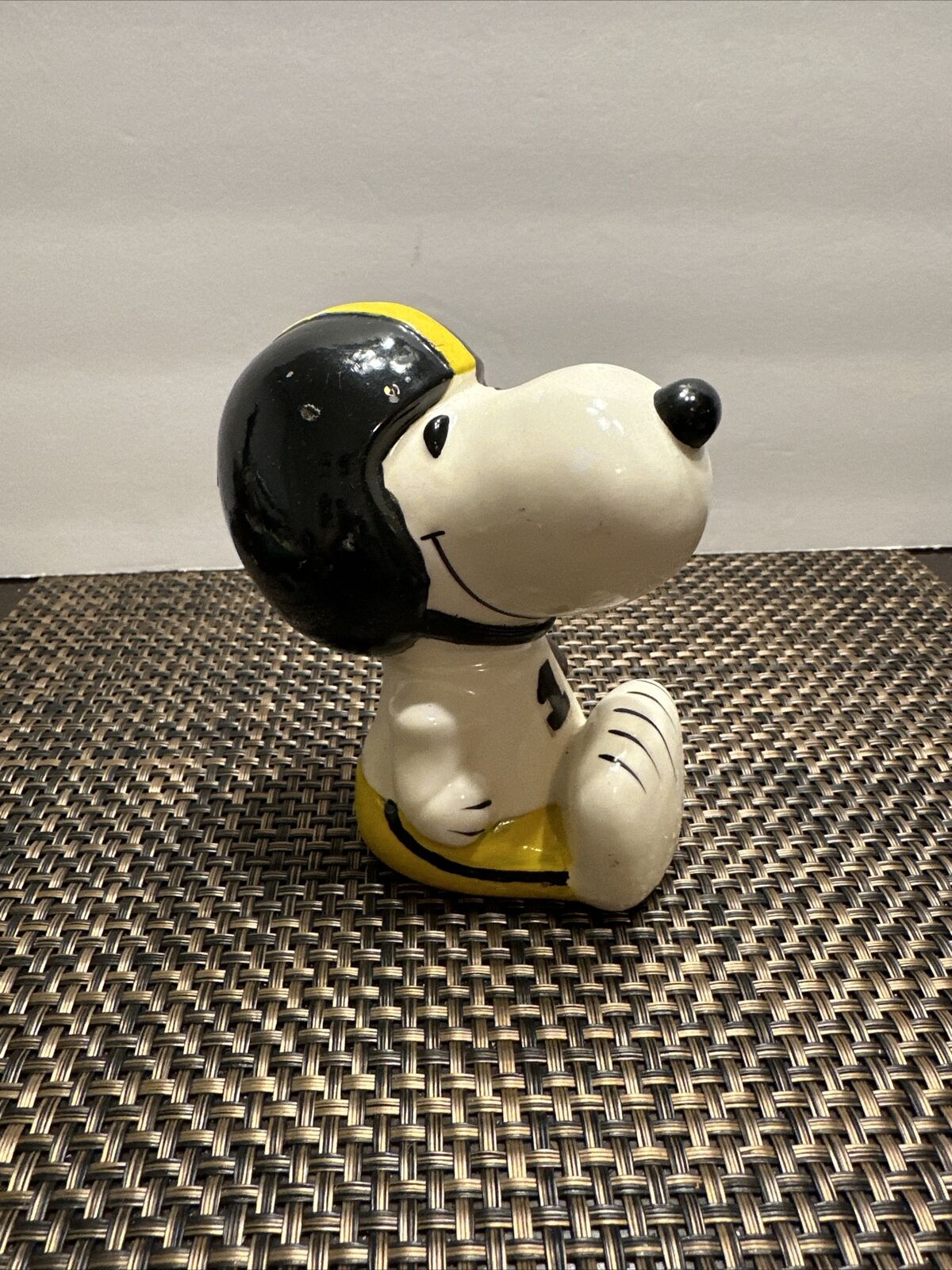 Vintage Snoopy Football Player Bank, United feature Syndicate Inc. Steelers?
