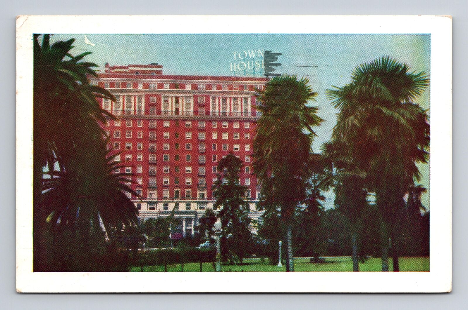 c1942 WB Postcard Los Angeles CA California Town House Wilshire Center Hotel