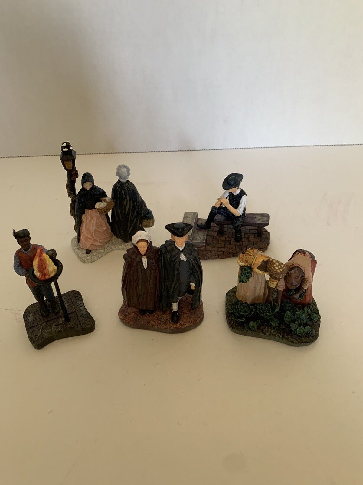 Lot of 5 Vintage New Colonial Williams Figurines and Tote Bag
