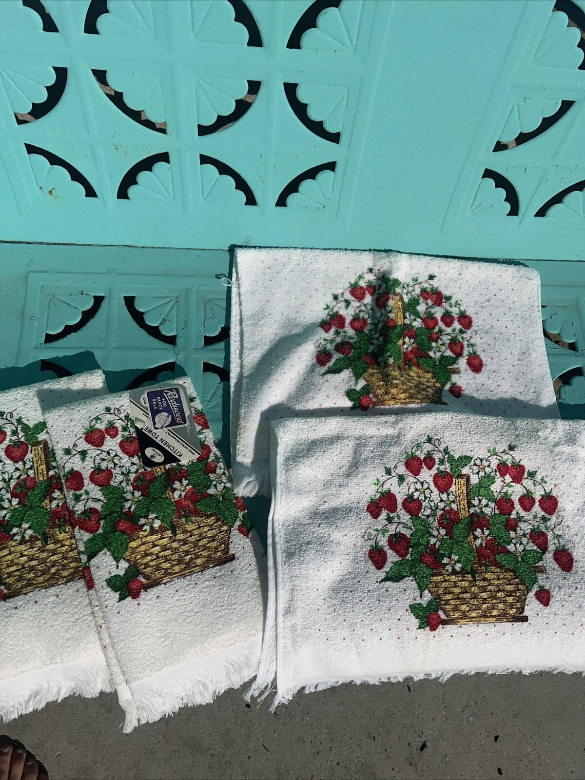Lot Of 4 Vintage Strawberry Strawberries Kitchen Towels