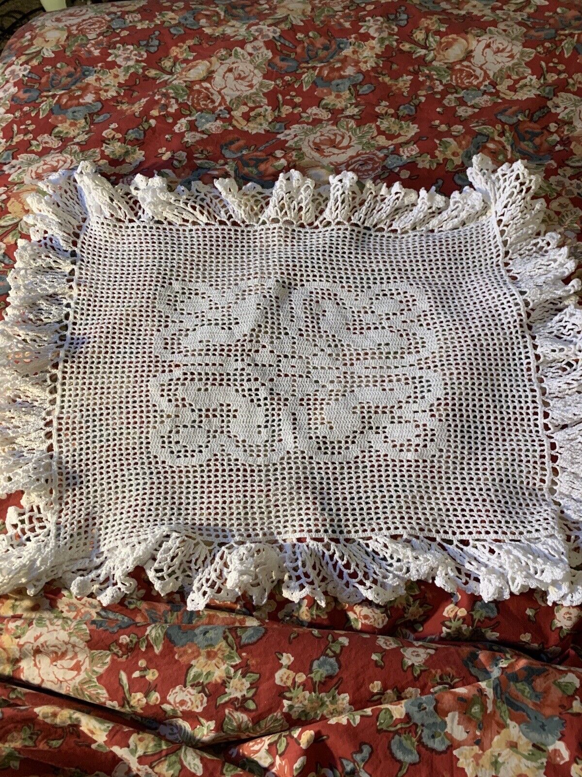 Vtg Hand Crochet Ruffled Centerpiece~White~23” X 18”~Vanity~French Country