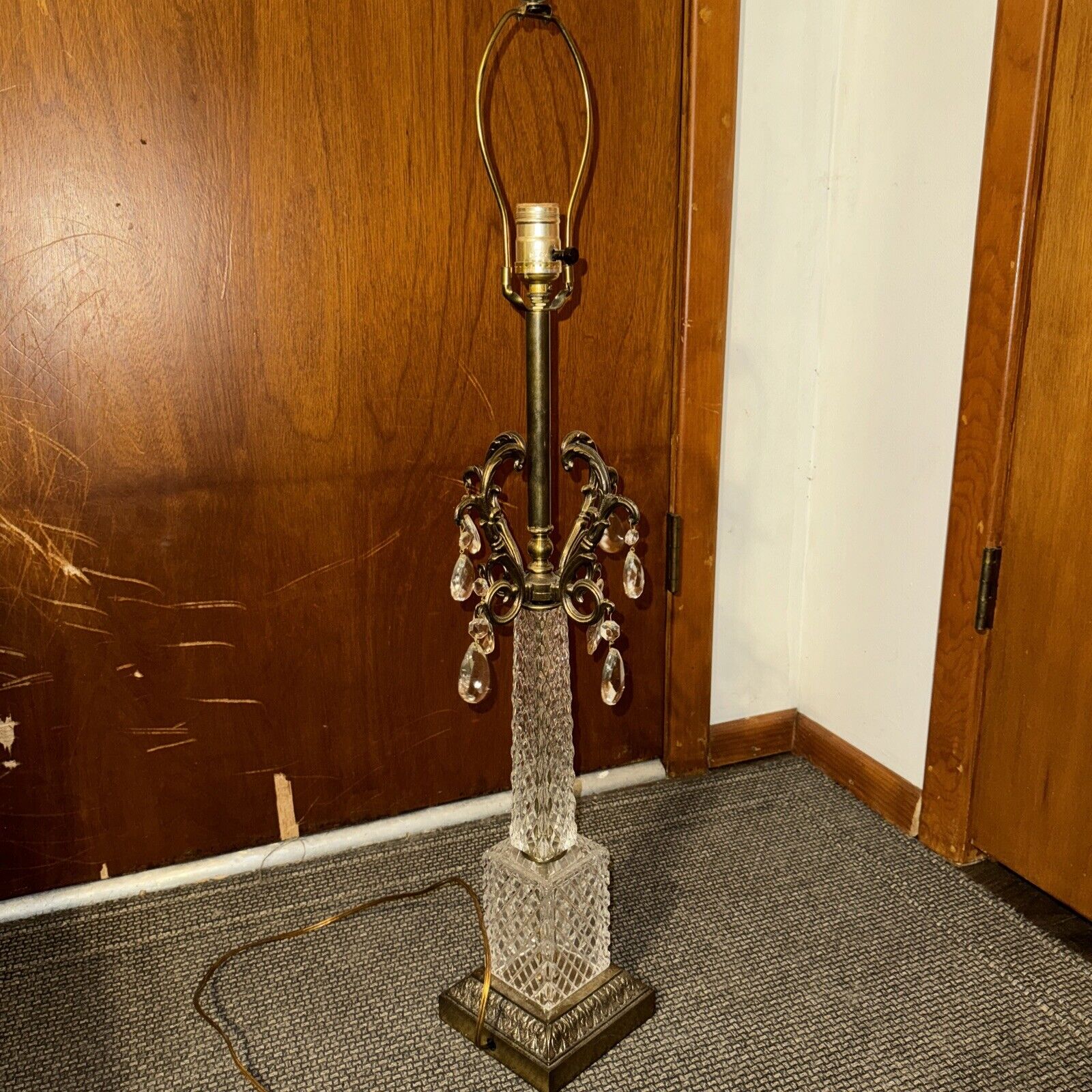 VTG Table Lamp W/ Prisms Cut Crystal Glass Brass Hollywood Regency Mid Century