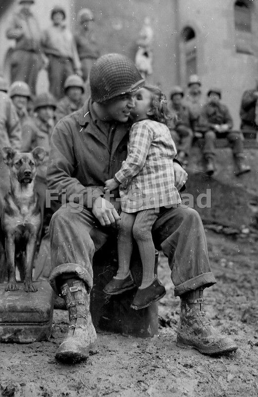 WW2 Picture Photo American Soldier receives a kiss from a girl 1631