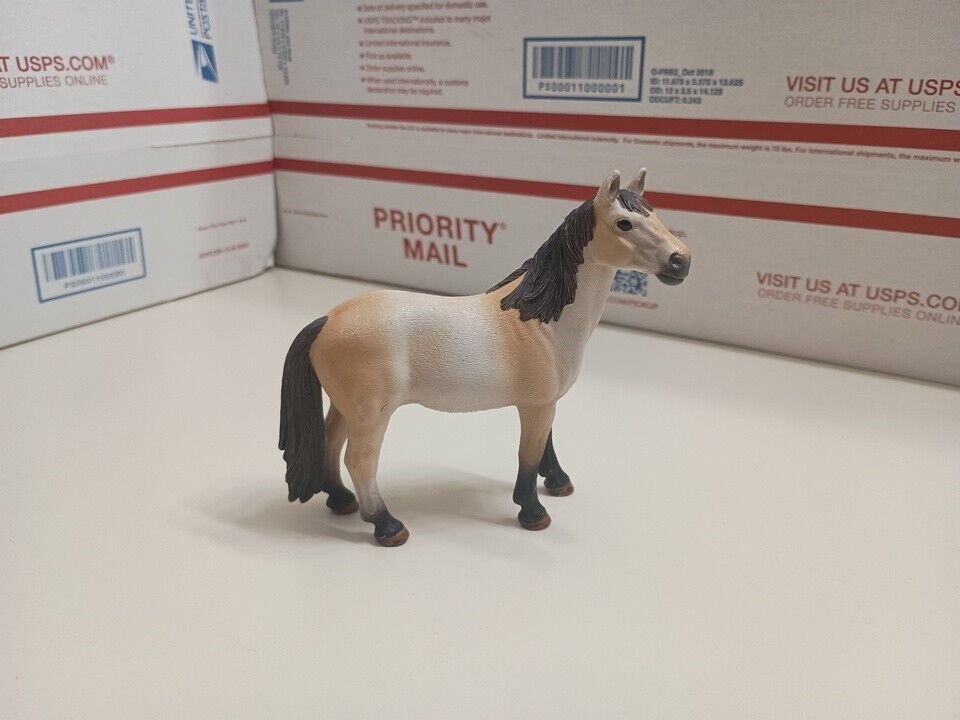 Schleich Mustang Mare 2015 Brown & Tan Horse Action Figure Good Condition