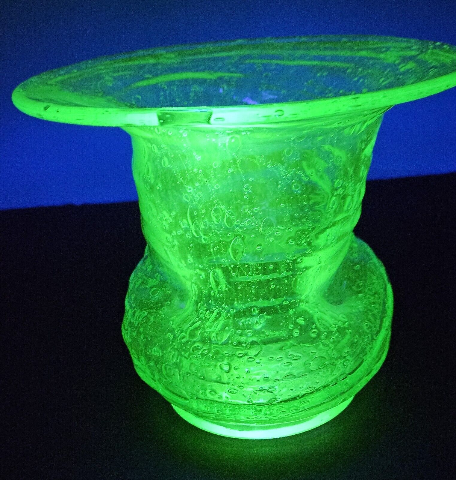 Vintage 1927  Pheonix Consolidated Catalonian Green Uranium Glass Vase, 6