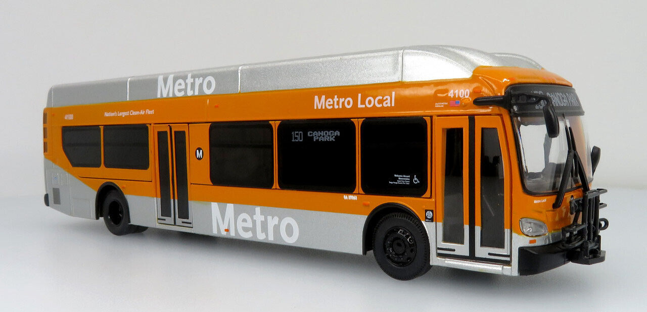 Iconic Replicas 1:64 Scale New Flyer Xcelsior Transit Bus LA Metro CA 64-0426