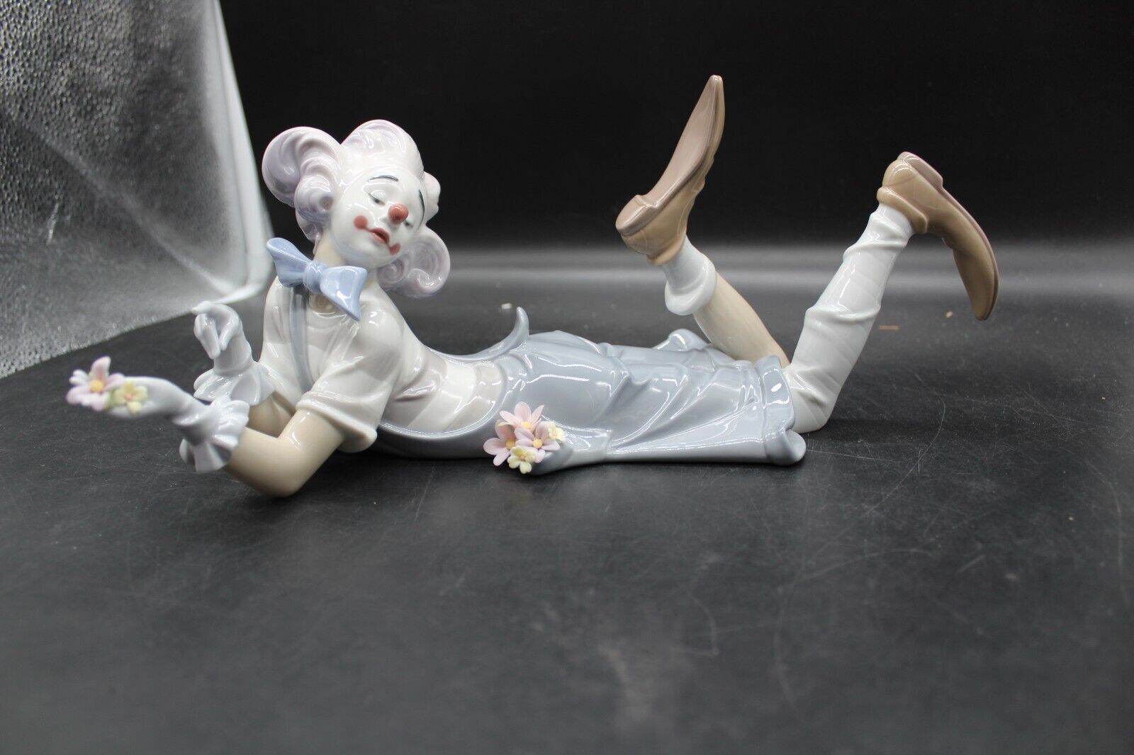 Rare Lladro #6913 The Magic of Comedy Clown with Flowers Figurine with Box