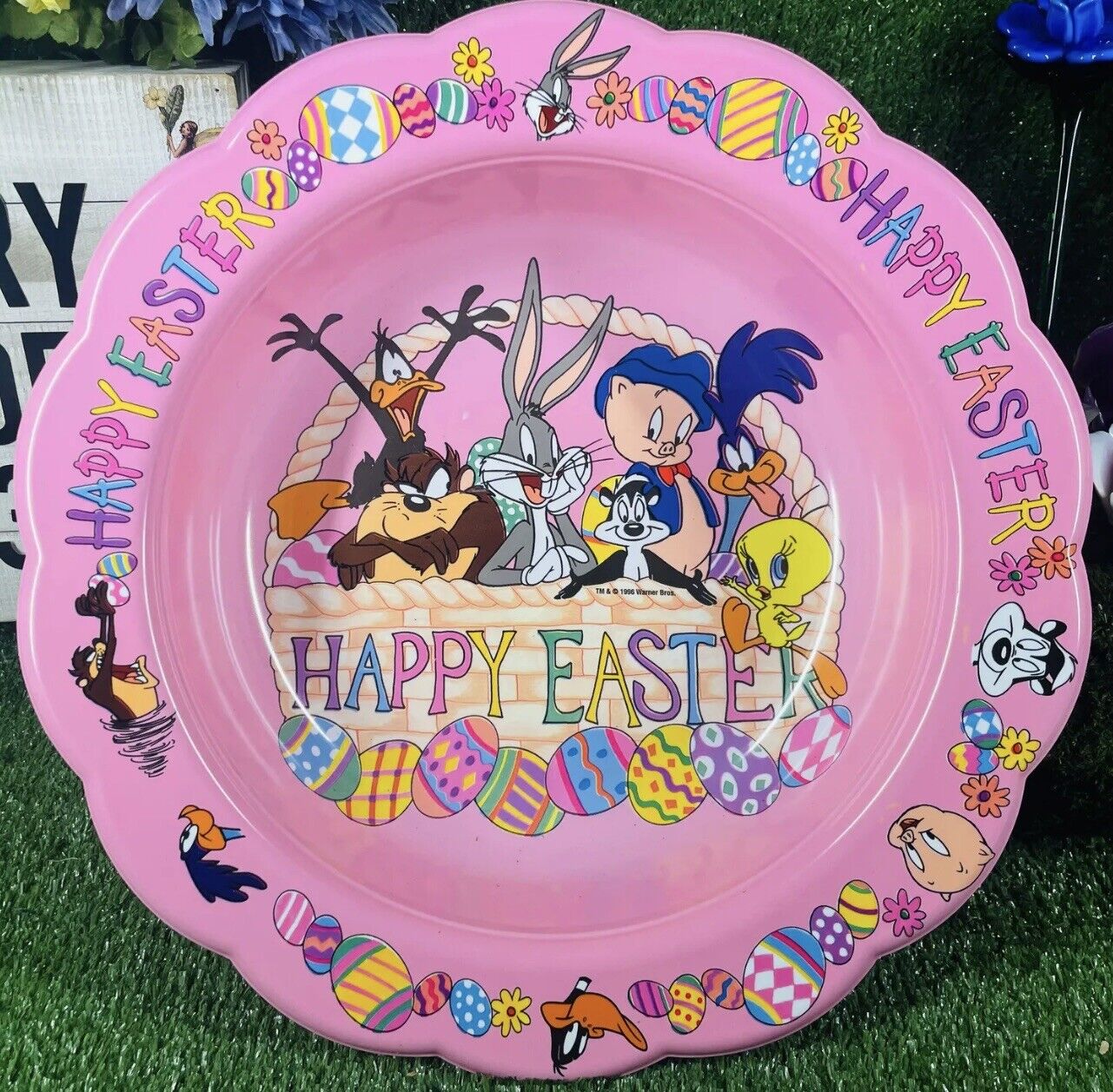 Vintage 1996 Looney Tunes Pink Easter Tray Bowl