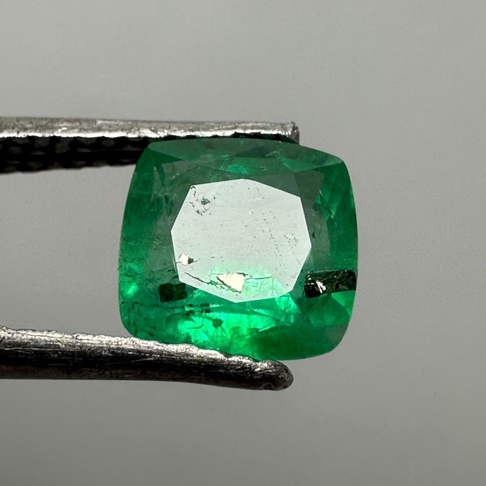 1.7 Carat. Beautiful Cut Emerald