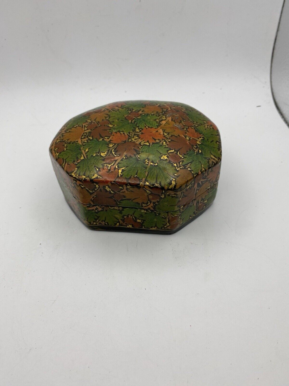 Vtg Kashmir India Hand Painted Lacquered Paper Mache Lidded Trinket Box