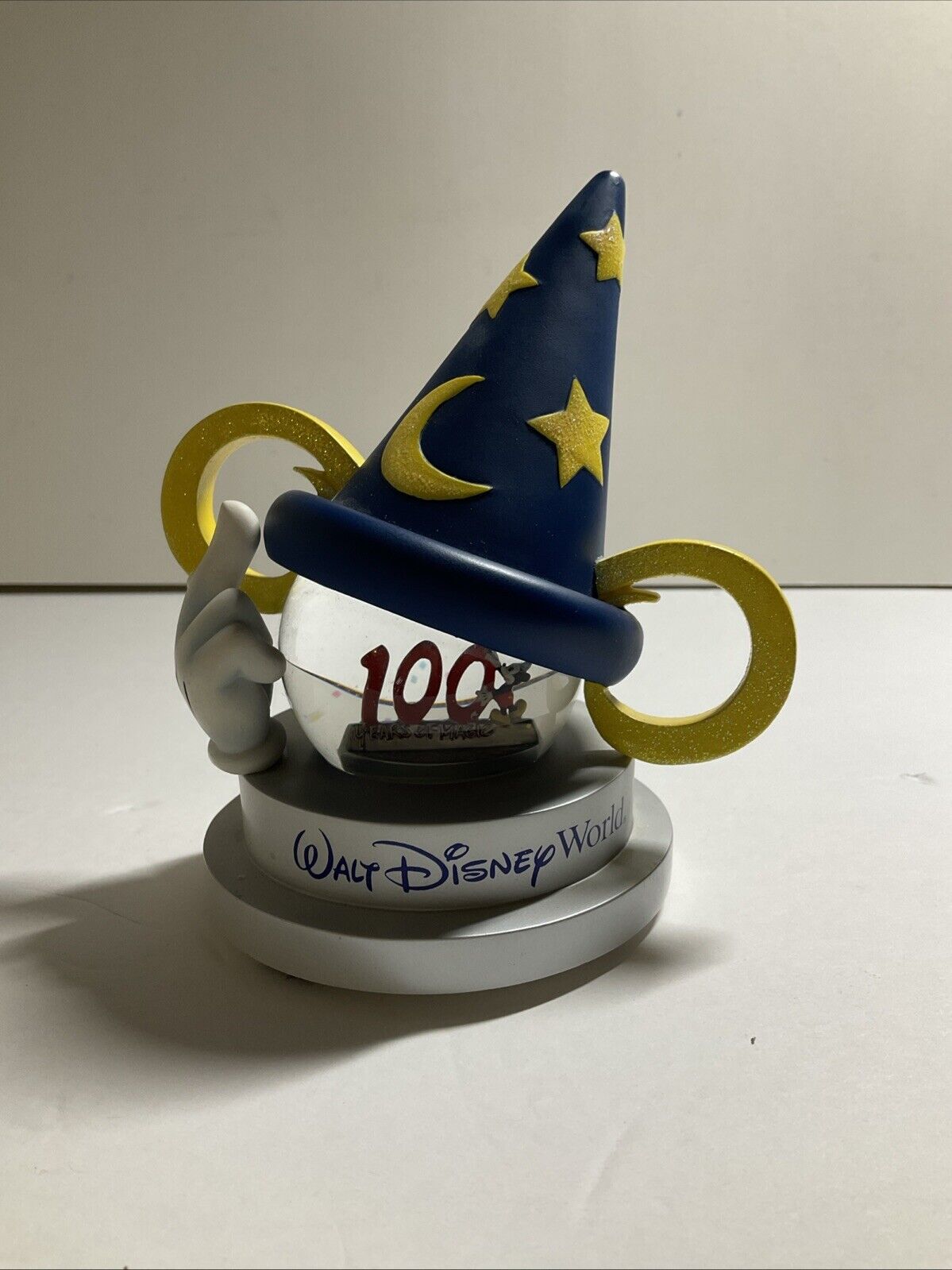 Disney Parks Mickey Mouse Sorcerer\'s Hat  2006 Snow Globe  6” tall
