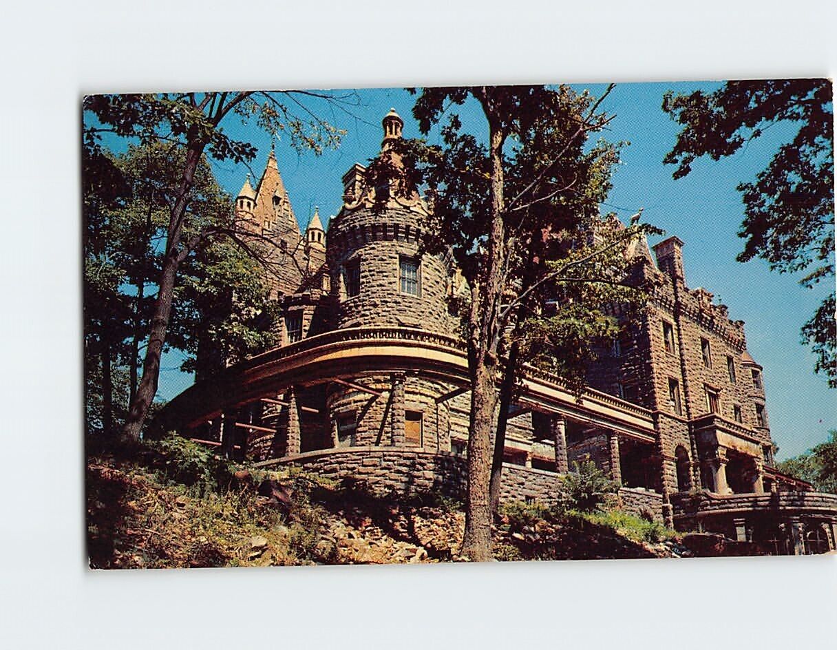 Postcard Boldt Castle On Heart Island, Thousand Islands, Alexandria Bay, N. Y.