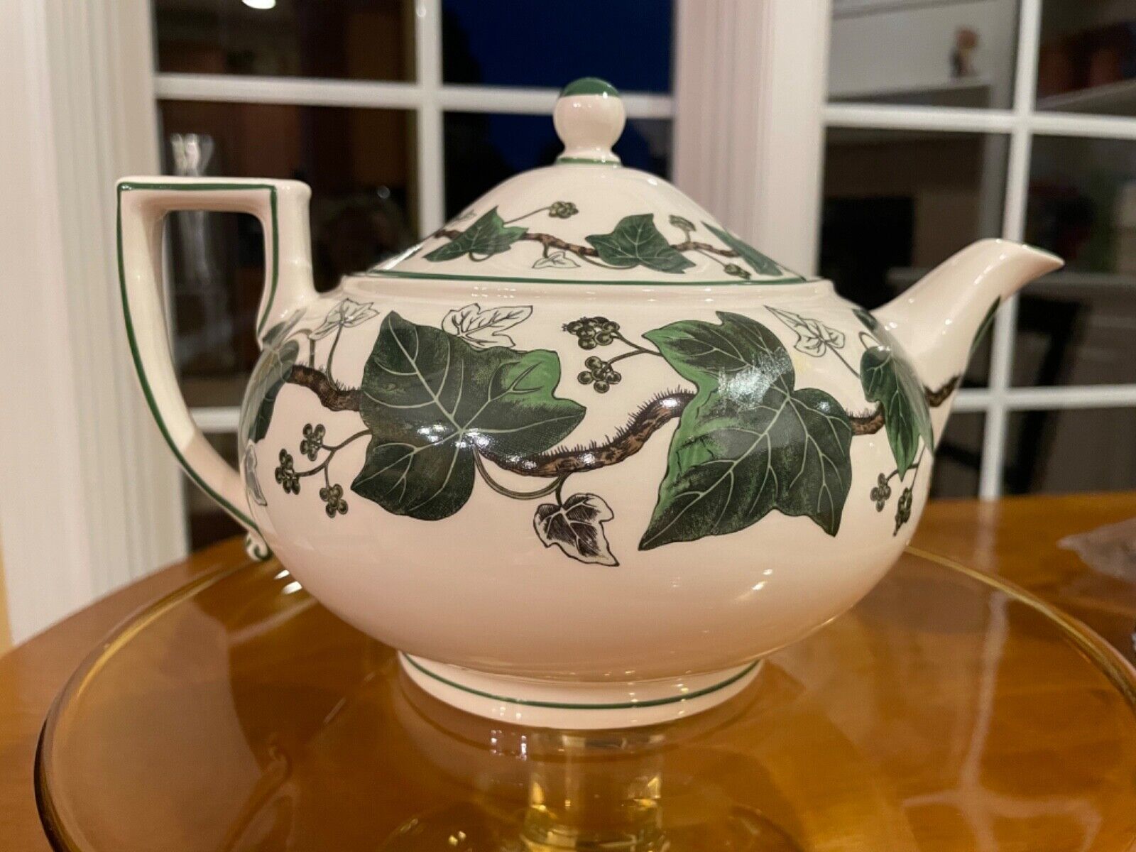 EUC Napoleon Ivy Teapot Wedgewood of Etruria & Barlaston England Large 5 Cup