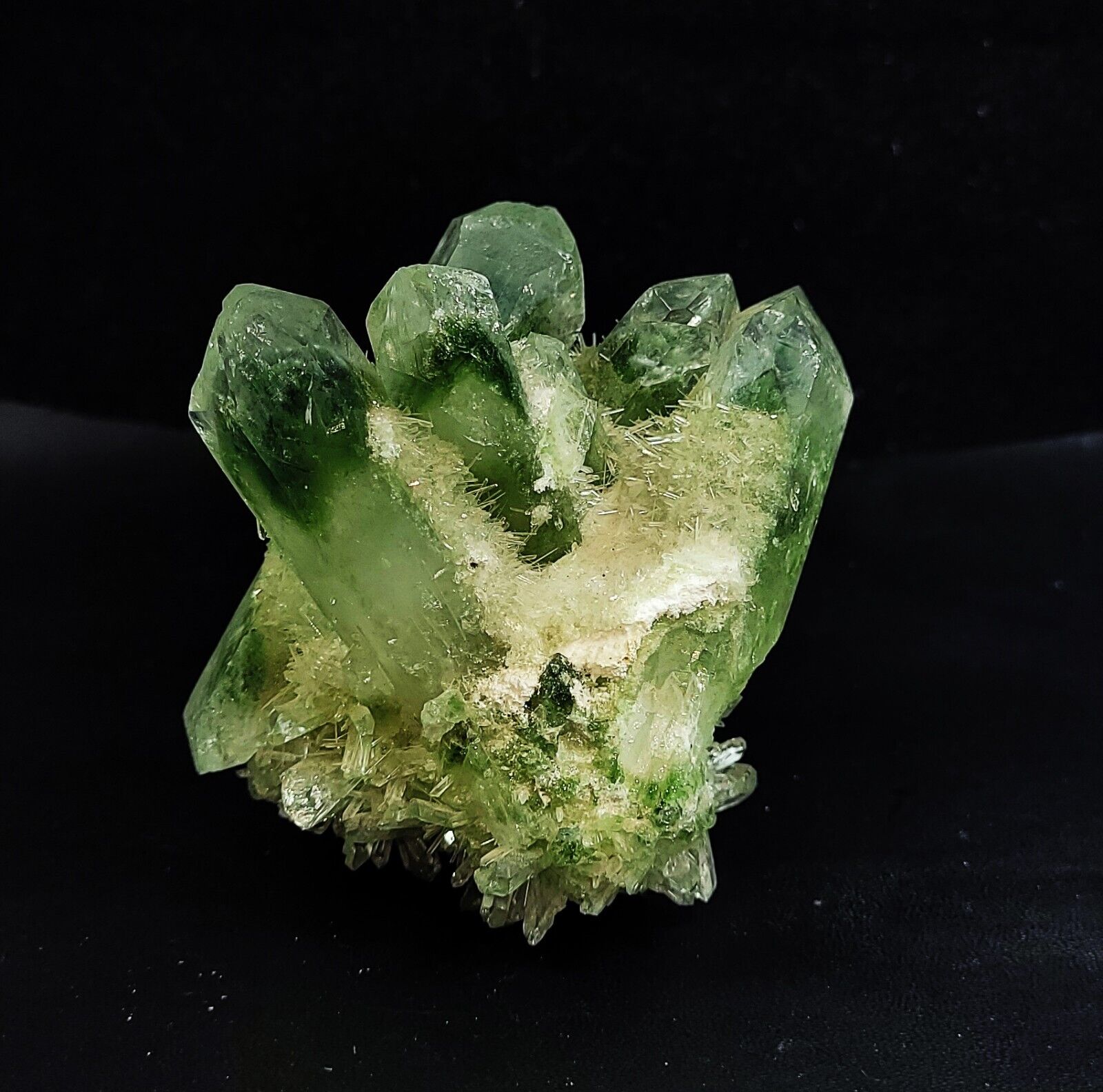 1104 Ct Natural Green Ghost Quartz Crystal Rough, Matrix Quartz Rough, Gemstone