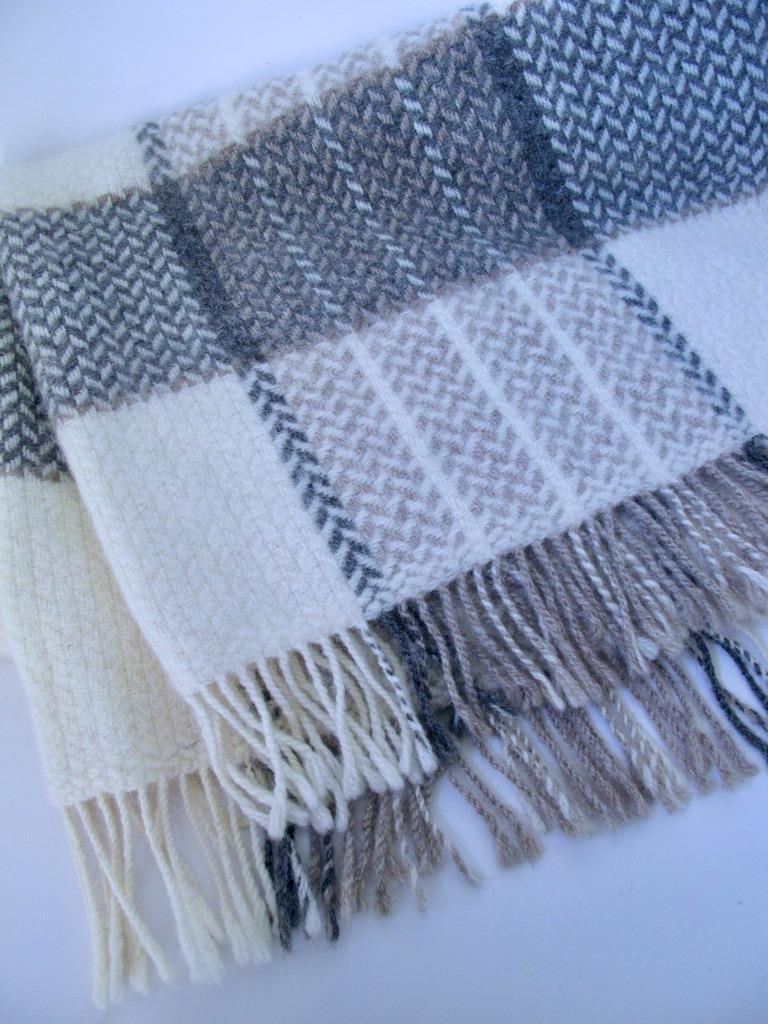 Alafoss Woven Wool Throw Blanket Made in Iceland Gray Ivory Beige Plaid Afghan