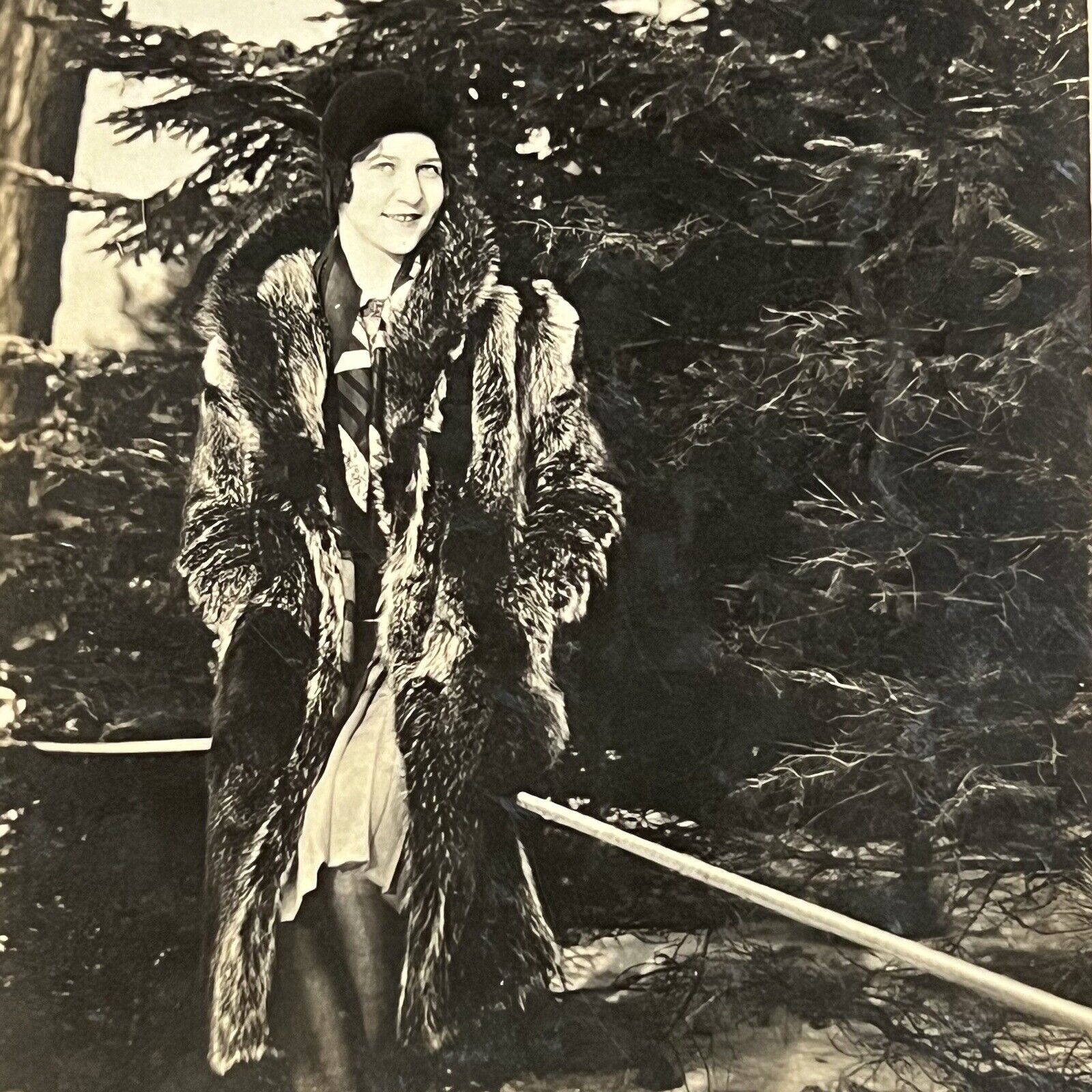 Antique Snapshot Photograph Beautiful Young Women Flapper In Fur Coat Trees 20s