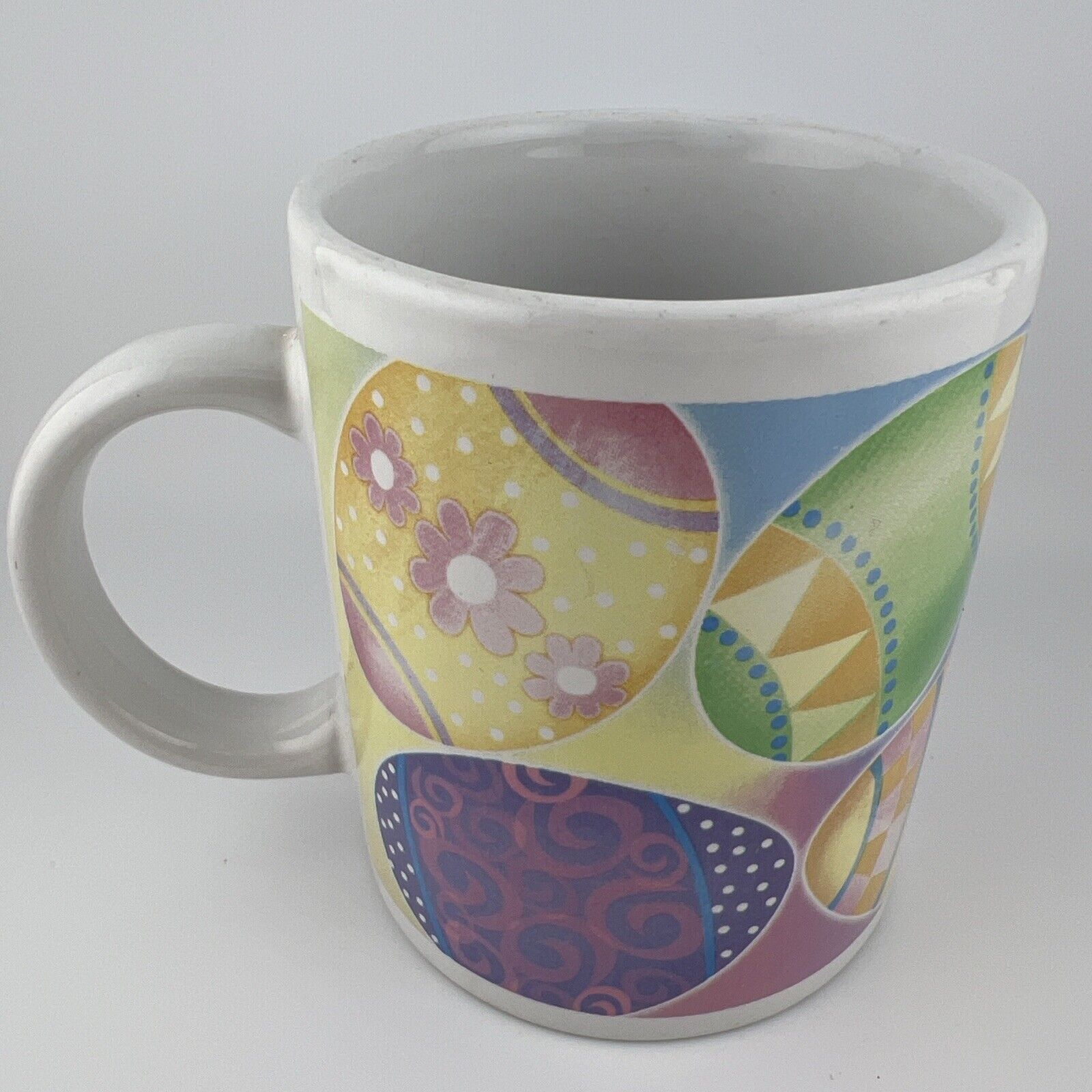 VINTAGE Colorful Easter Eggs Coffee Mug *C