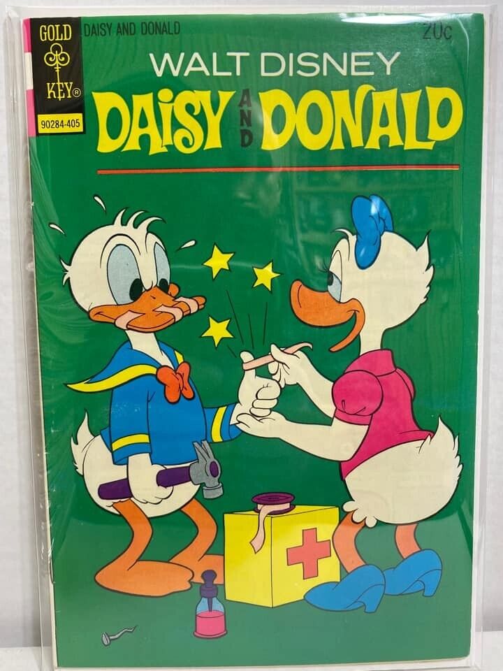 33306: Walt Disney WALT DISNEY DAISY AND DONALD #5 VF Grade