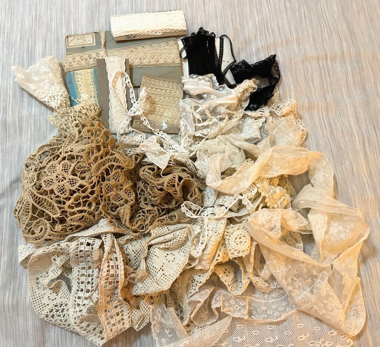 ANTIQUE FRENCH & EUROPEAN LACES LARGE LOT DOLLS RESTORATION SEWING REPAIR