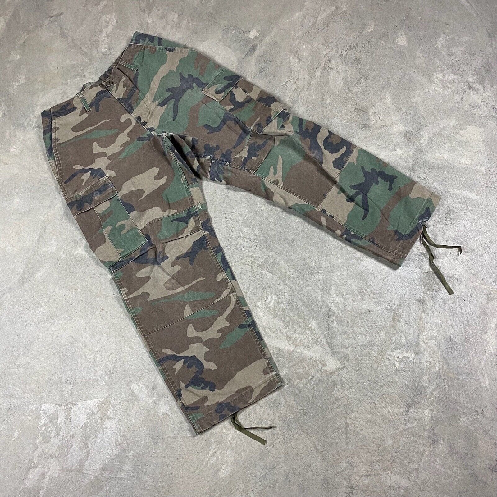 VTG Military Pants Trousers M Regular Combat Woodland Camouflage Centre 33x30