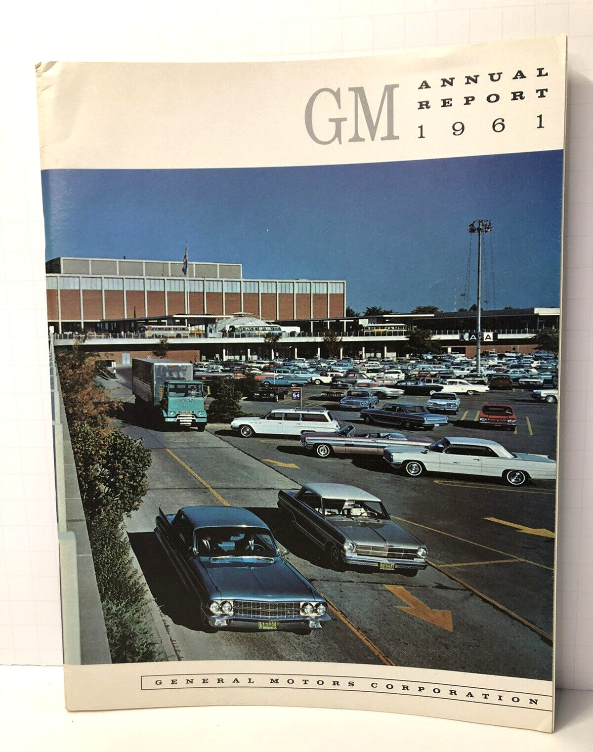 1961 General Motors GM Annual Report - 8 pages of colorful New 1962 Car