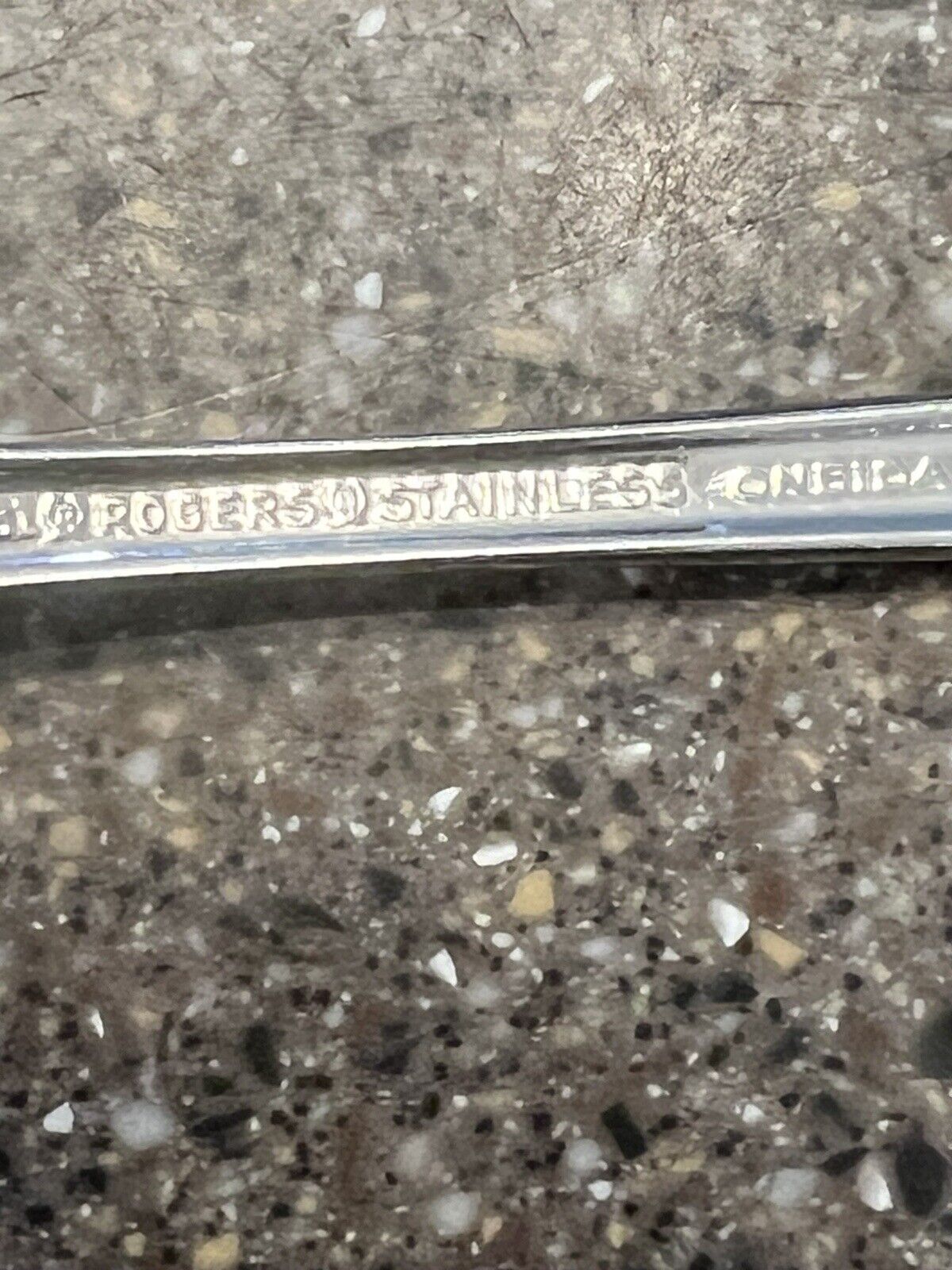 Vintage Heirloom By Oneida 18/10 Stainless Flatware 3 Forks,4 Spoons&1 Knife 8pc