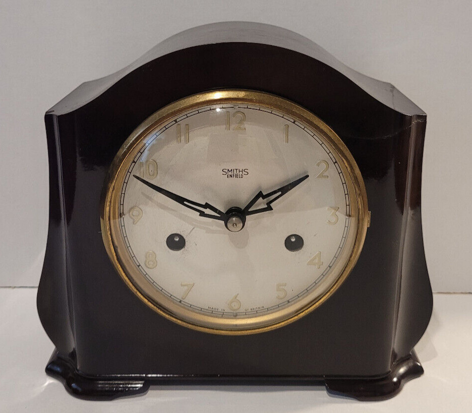 Antique c1940’s English “Smiths” Bakelite Cased Chiming Mantel Clock (Working)