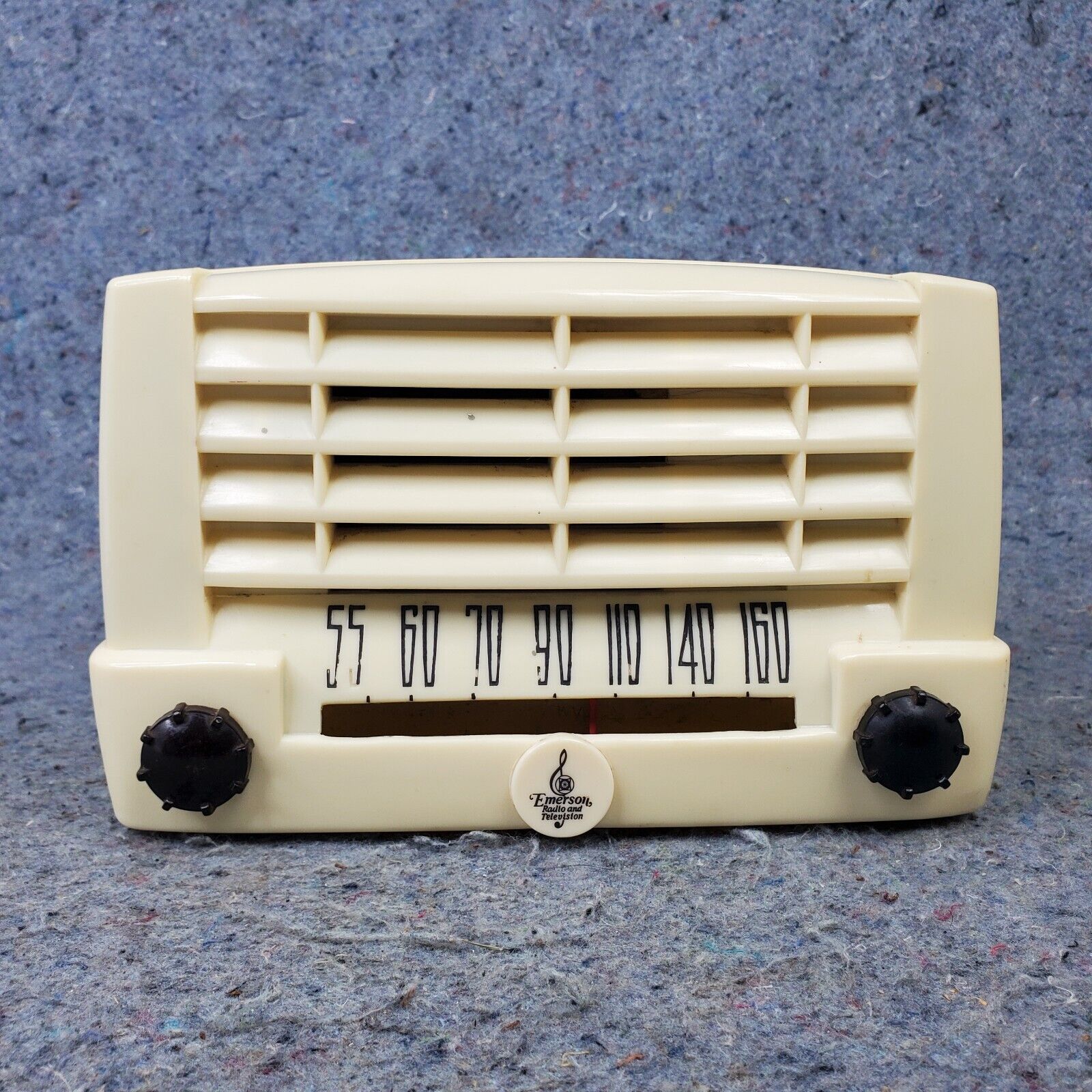 Emerson Tube Radio Model 547 Bakelite Tabletop AM 1940s Vintage White Working
