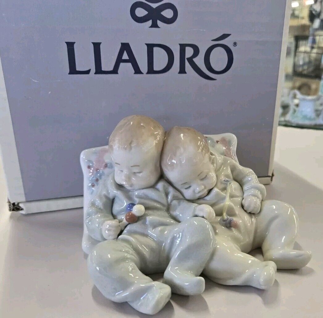 Vintage 1990 Lladro Little Dreamers Figurine #5772 Sleeping Twin Babies W Box
