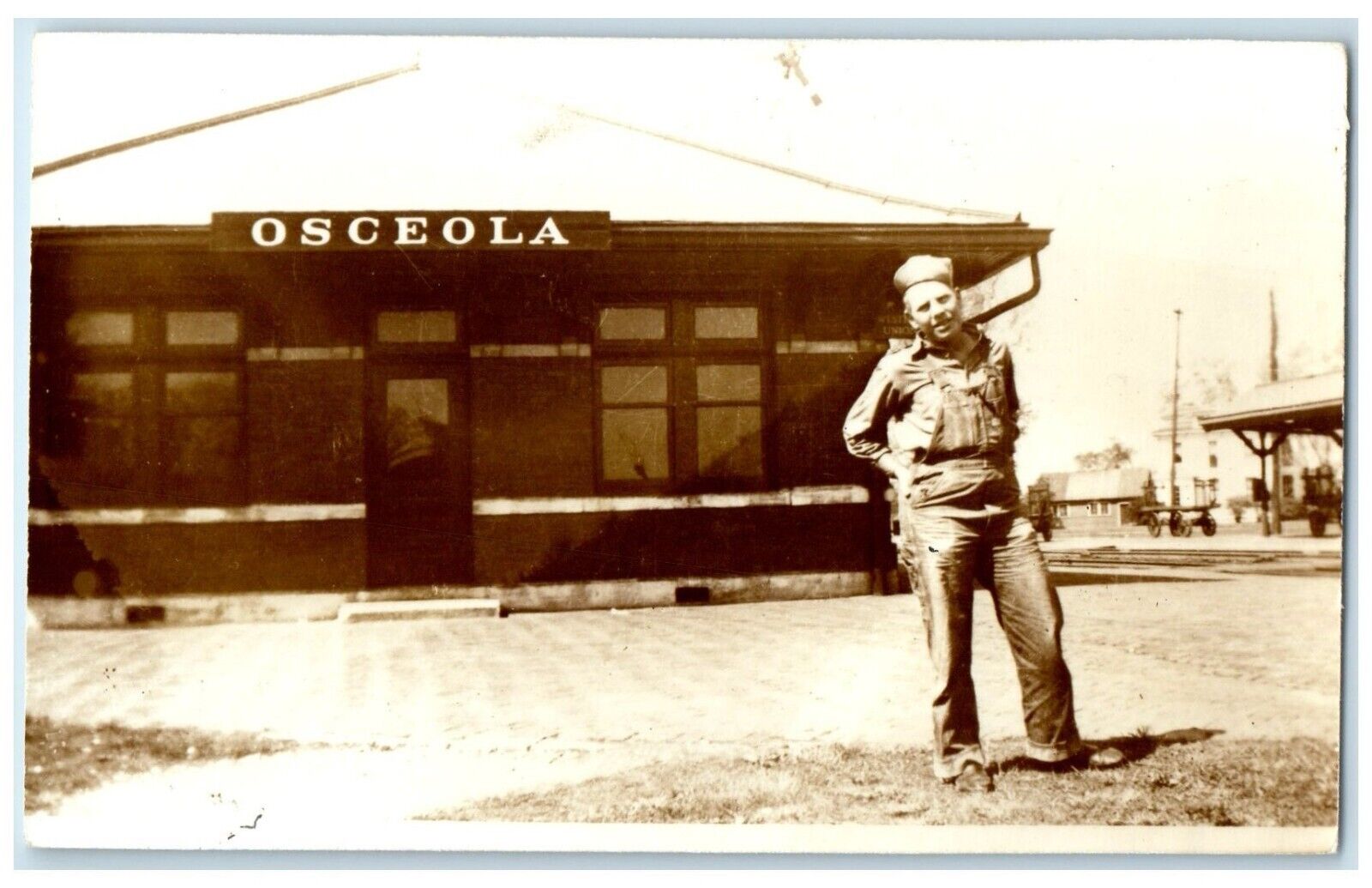 c1960's Depot Station Man And Wagon Scene Osceola Iowa IA Vintage Postcard