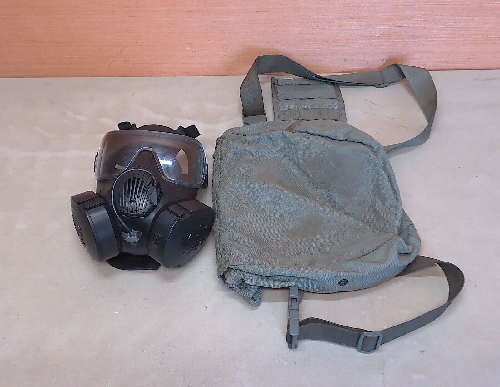USGI Avon M50 Field Protective Gas Mask Filters Carrier Pouch Size Medium