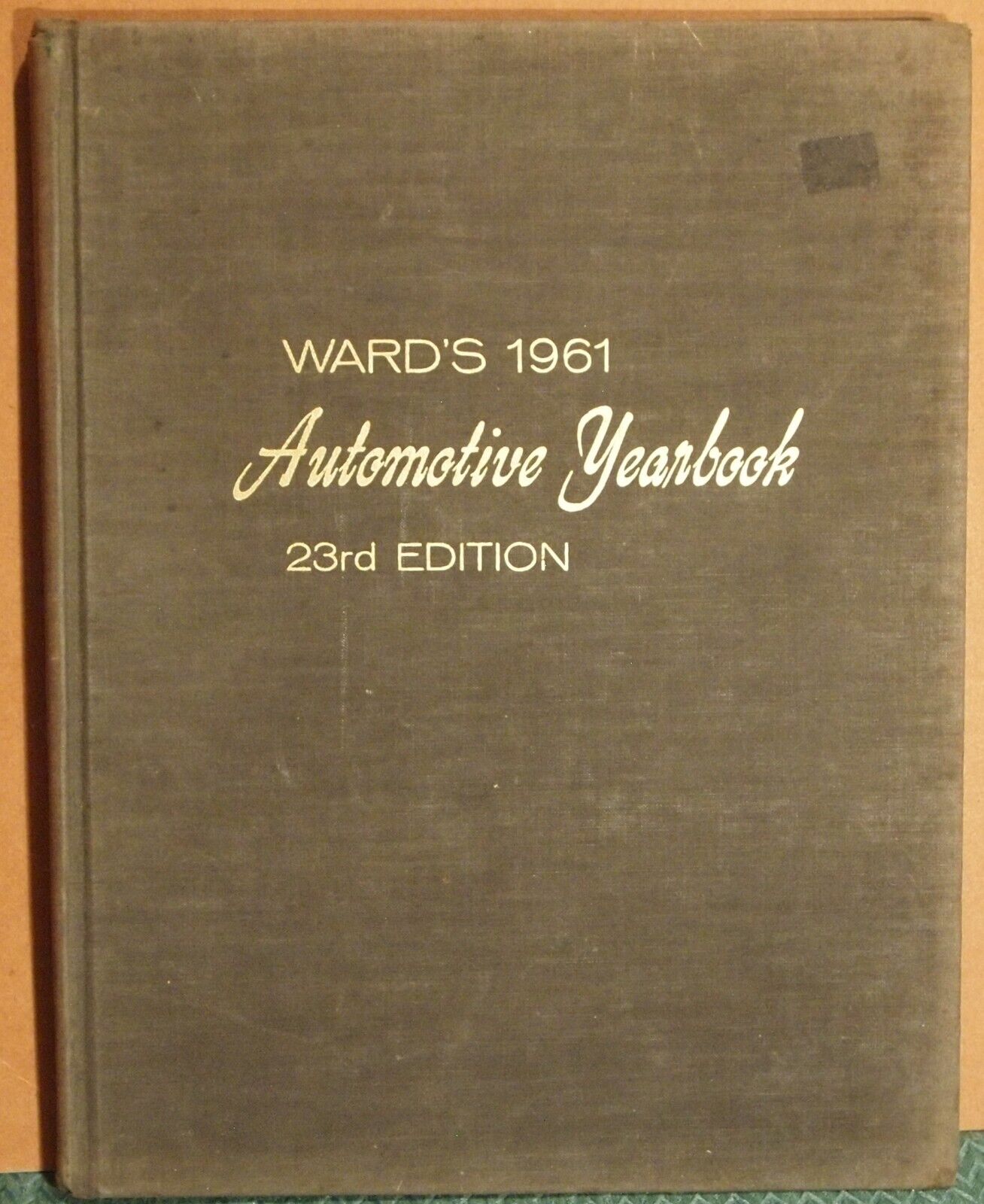1961 WARD'S AUTOMOTIVE YEARBOOK 23rd edition WARDS-12