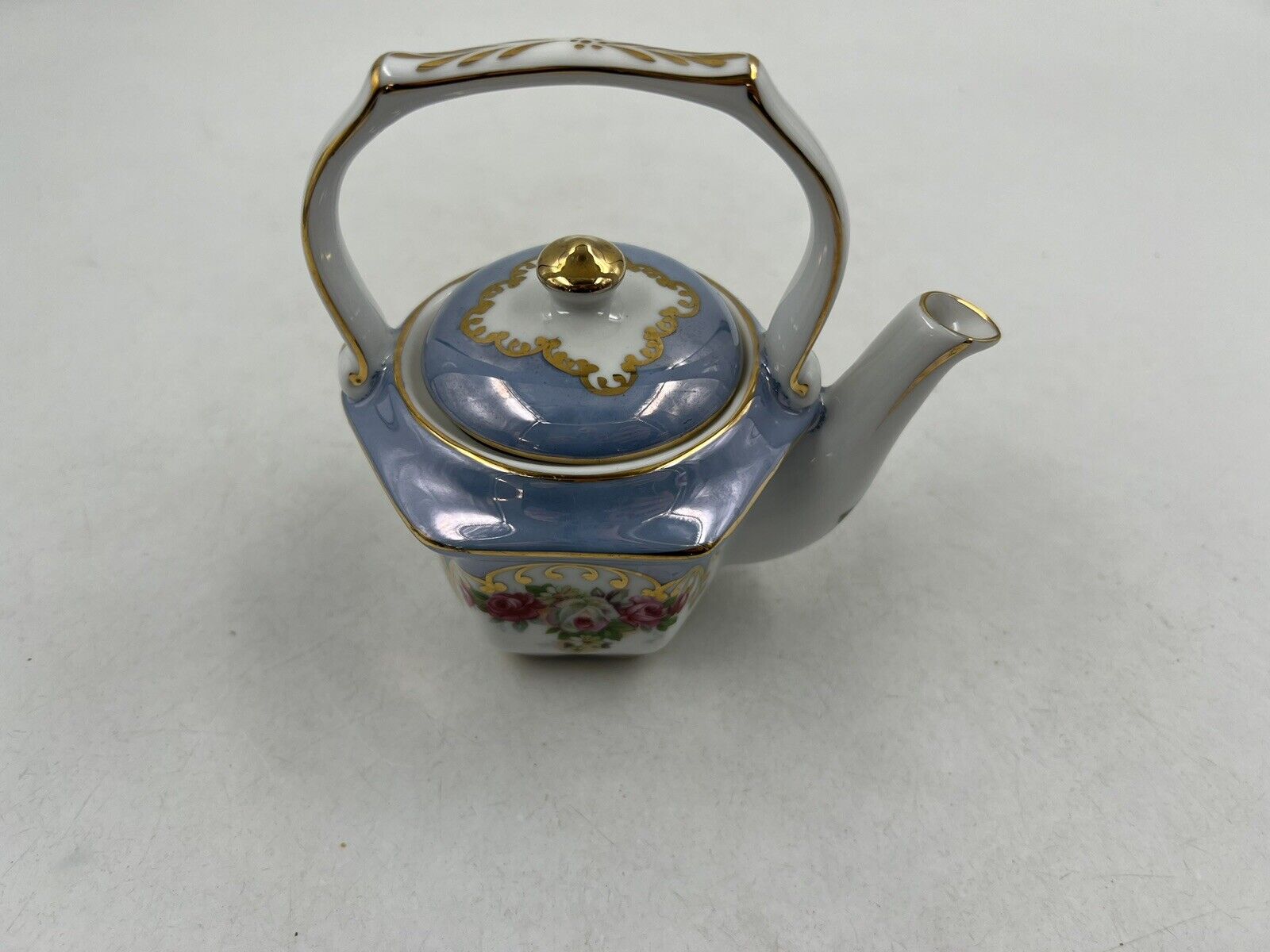 New Ceramic 5.5in Mini Gold Rim Blue Floral Teapot DD02B21007