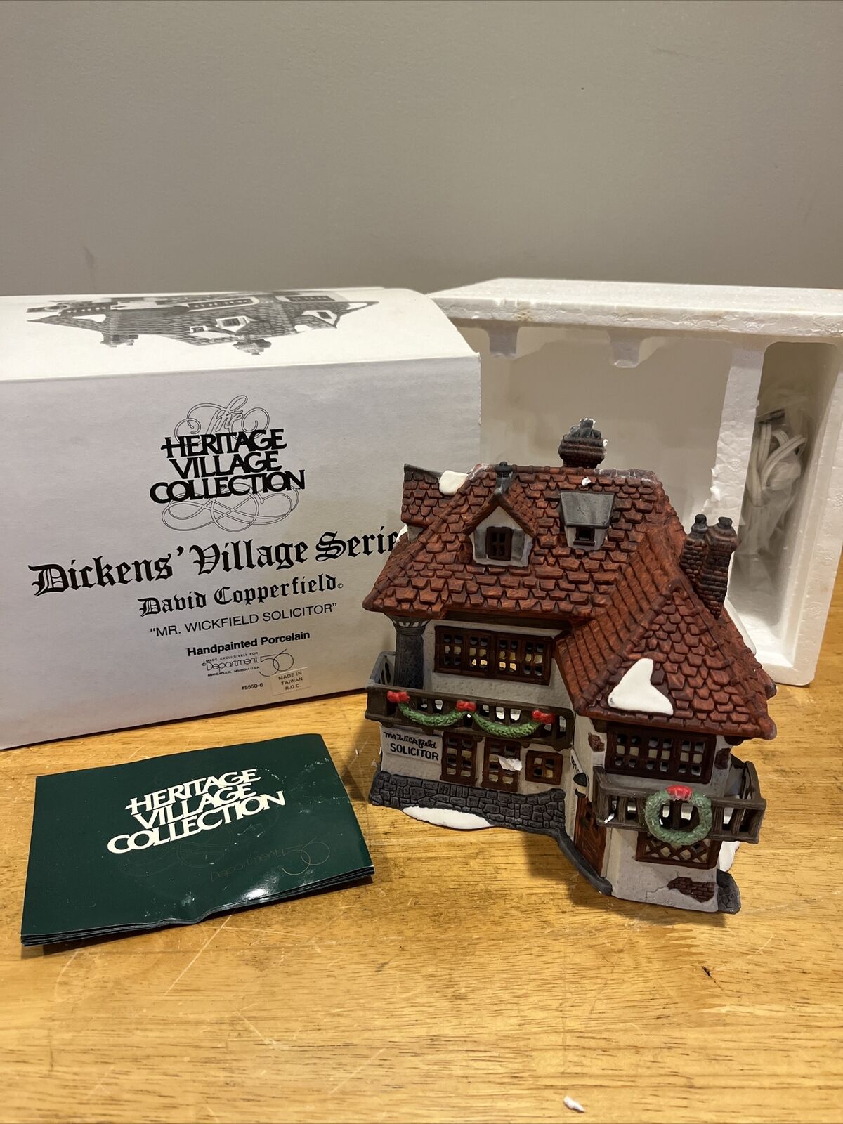 1989 Department 56 Mr. Wickfield Solicitor Dickens Village #55506 Box & Cord