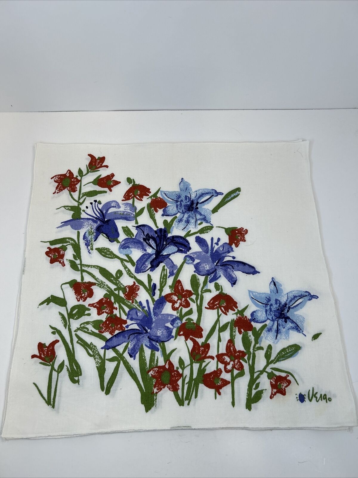 Vintage Vera Neumann White w/ Blue & Red Napkins 17”x16” - Set of 6 (D2)