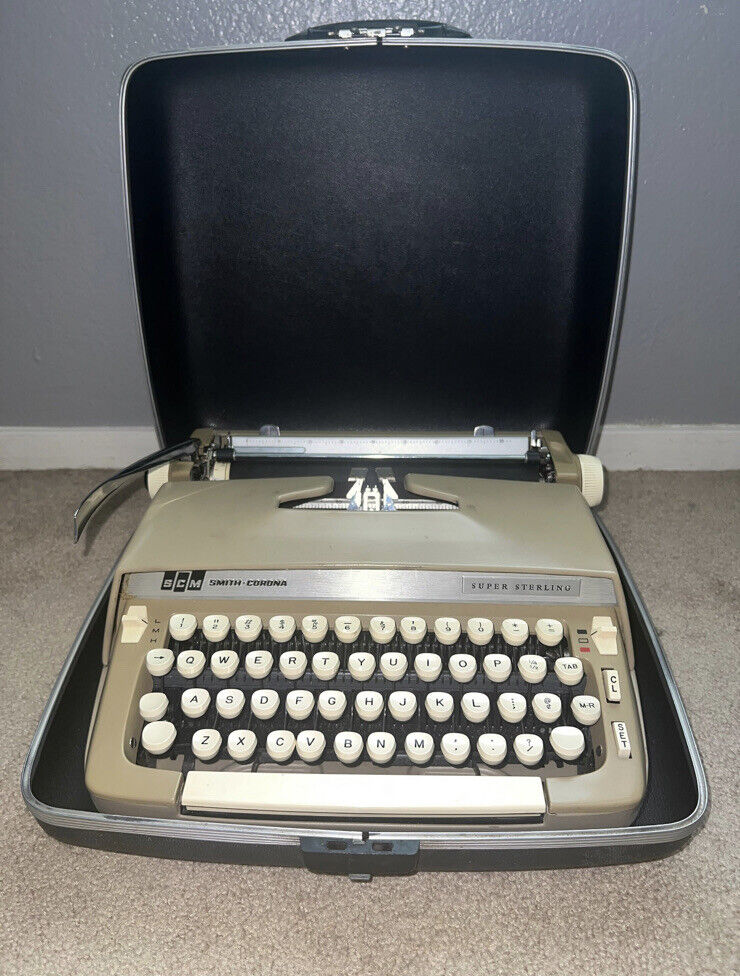 1960’s Vintage Smith Corona Sterling Portable Typewriter With Case