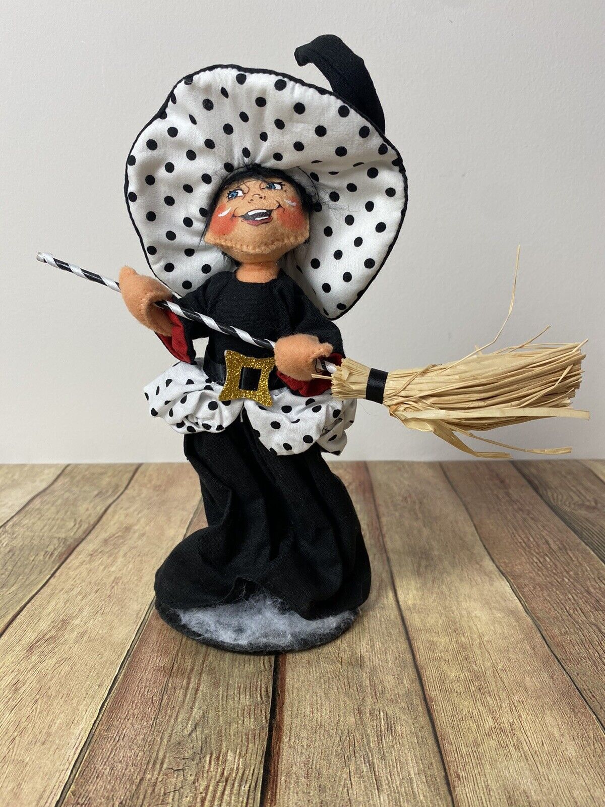 Annalee 2015 Polka Dot Witch with Broom 10\