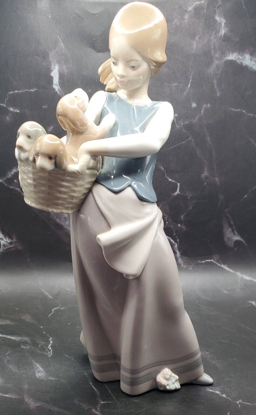 VTG 1970's Lladro Hand Made in Spain Porcelain Figurine Girl w/Pups in Basket