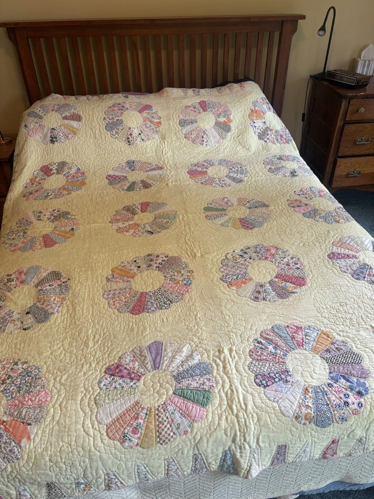 Vintage 30s 40s Dresden Plate Quilt Hand Stitched Handmade 74x89” Early Fabrics