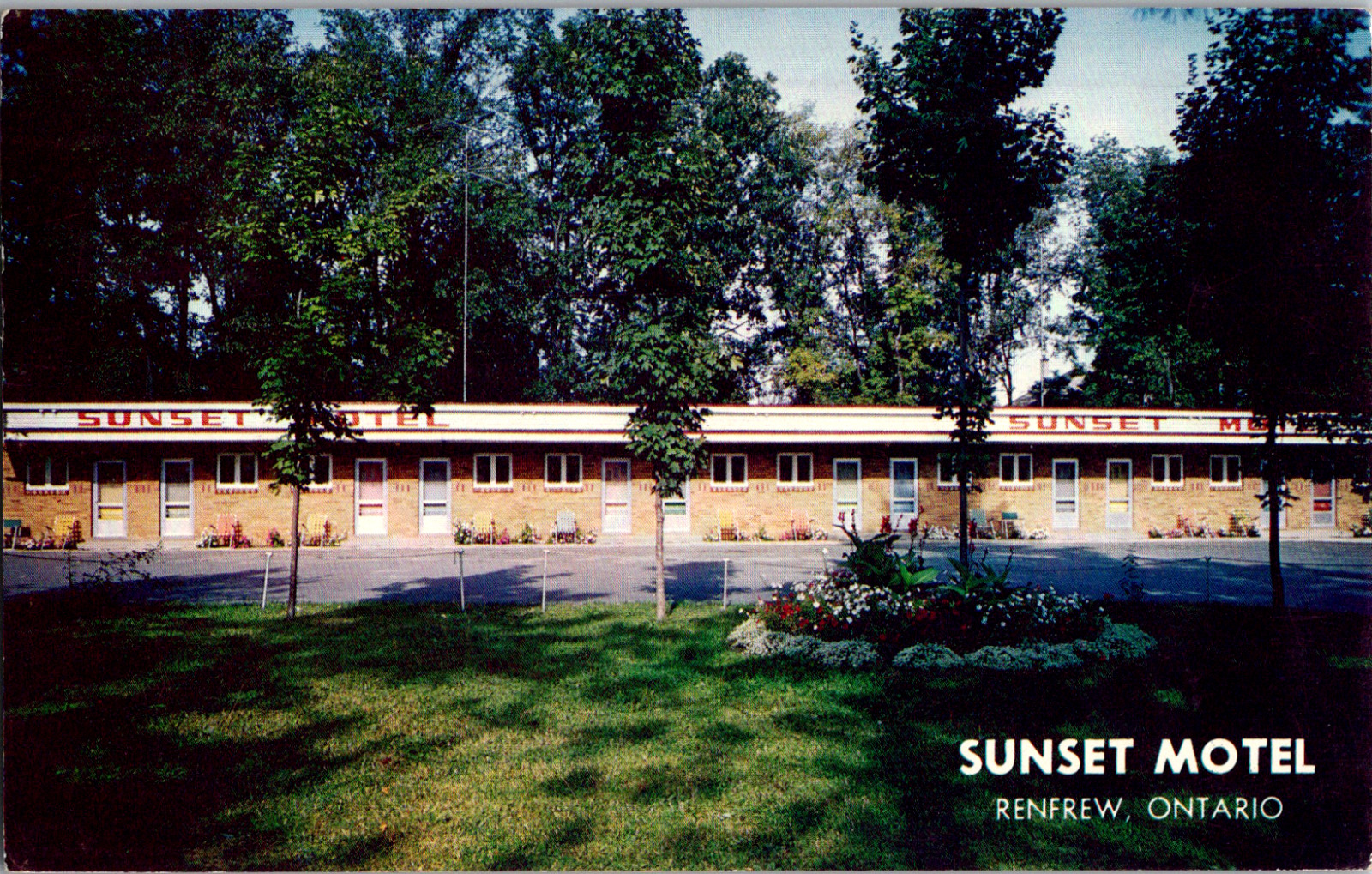Vintage 1961 Sunset Motel & Restaurant Renfrew Ontario Canada Postcard PA Post