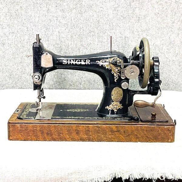 Antique Singer hand-cranked sewing machine 1920, manual tabletop model from JP