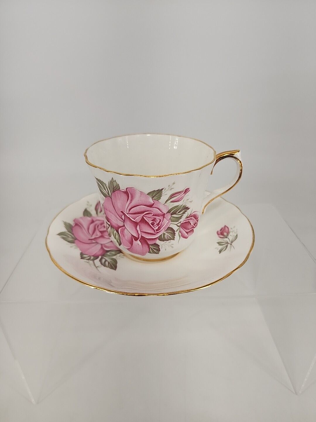 Vintage Royal London Bone China England cup & Saucer Pink Rose Gold trim