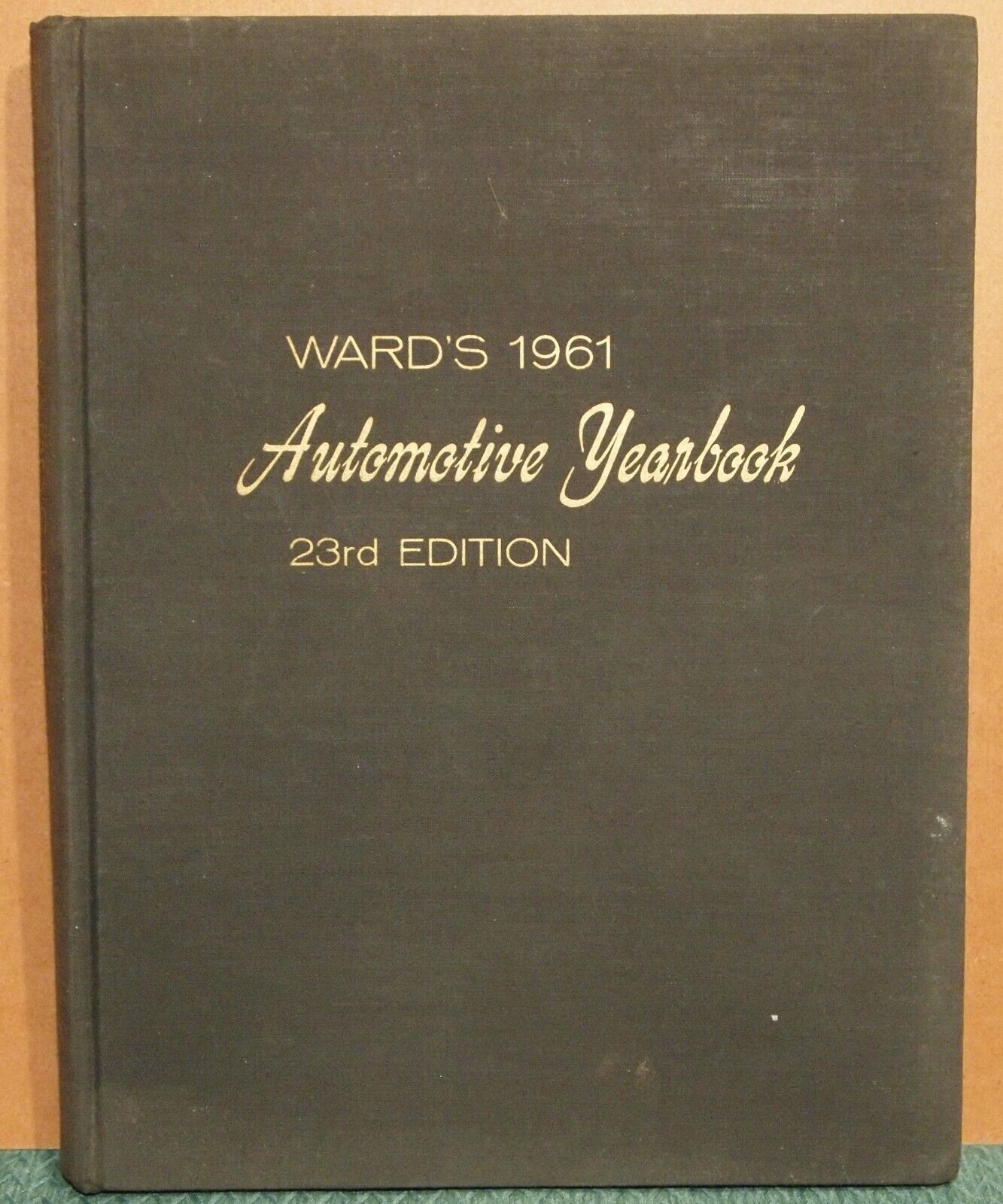 1961 WARD'S AUTOMOTIVE YEARBOOK 23rd edition WARDS-51