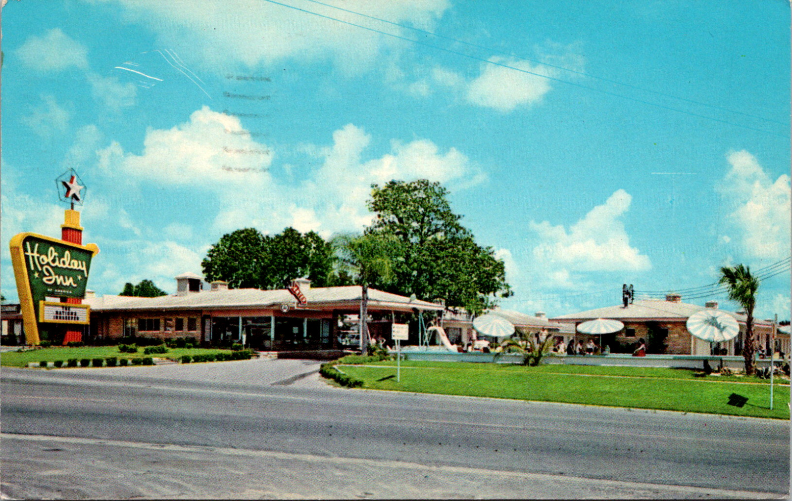 Williston Florida Holiday Inn People in Pool Highway 41 Vintage C. 1962 Postcard