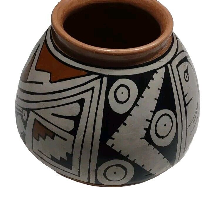 Mata Ortiz Manuel Olivas Black Pottery Vase Native Mexican 10