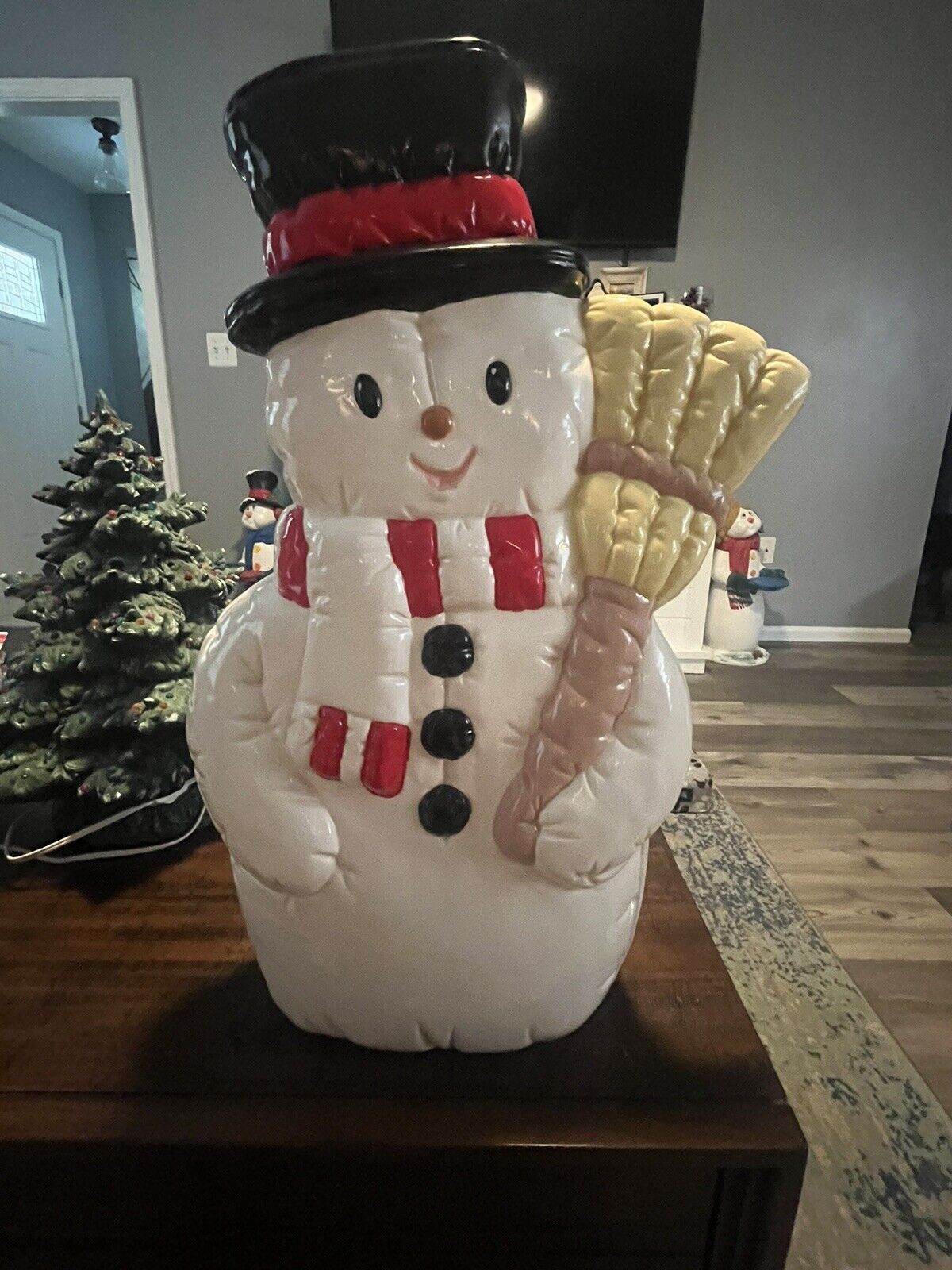 Vintage Ceramic Snowman Large , Heavy 21 In, Vintage , Newell Mold ?