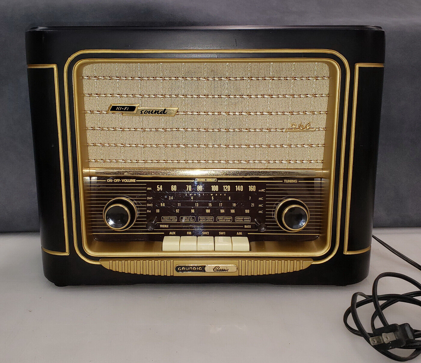 Grundig Classic 960 Anniversary Edition AM FM SW Radio