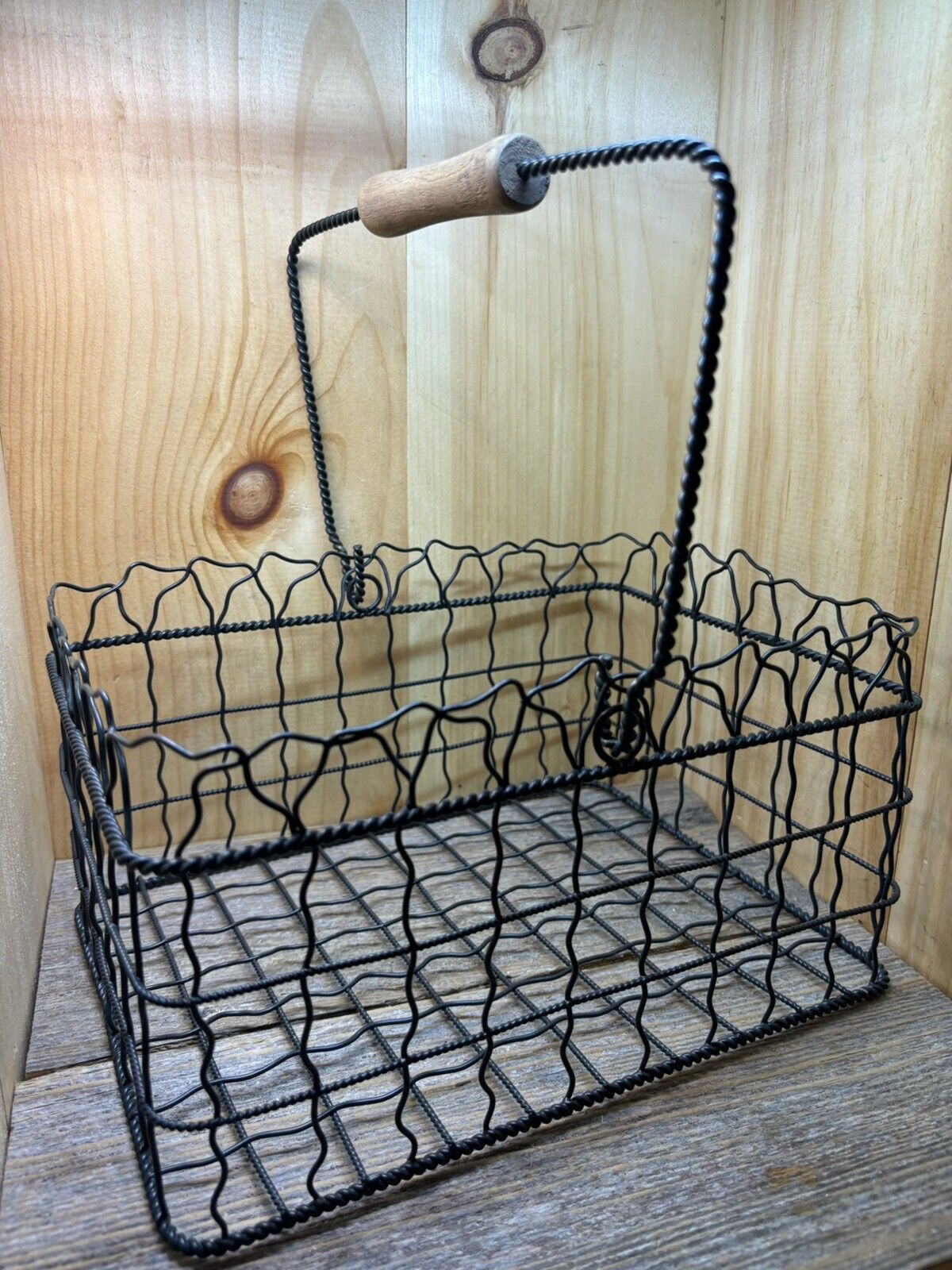 Cabilock Metal Wire Egg Basket with Wooden Handle Vintage Country Style-veggies