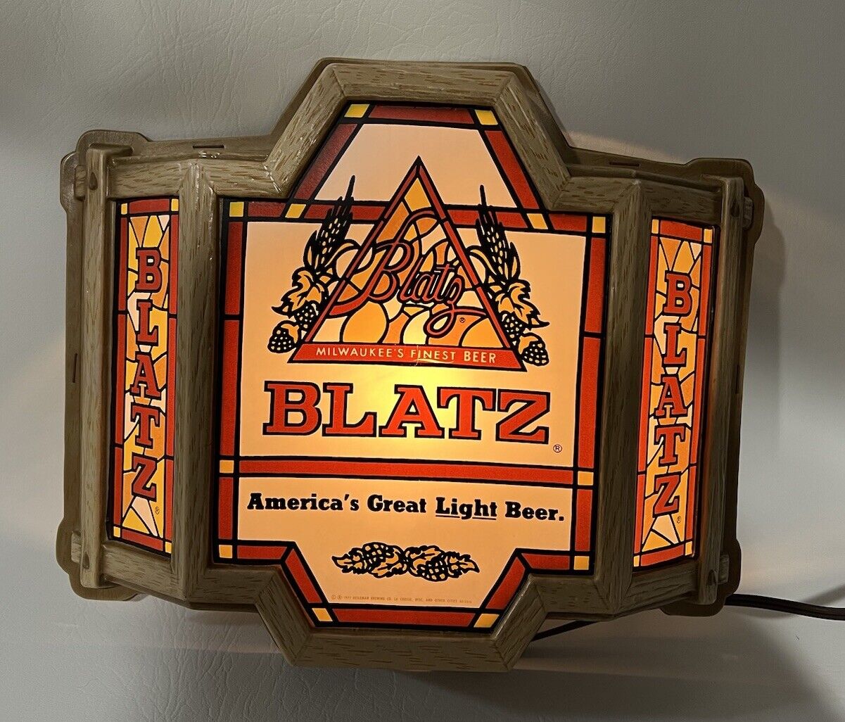 Vintage Blatz Milwaukee's Finest America's Great Light Beer Lighted Sign