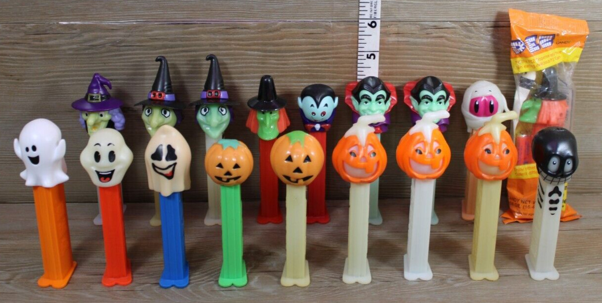 Lot of 18 Halloween 1990's Pez Dispensers Ghost Witch Pumpkin Skull with Feet